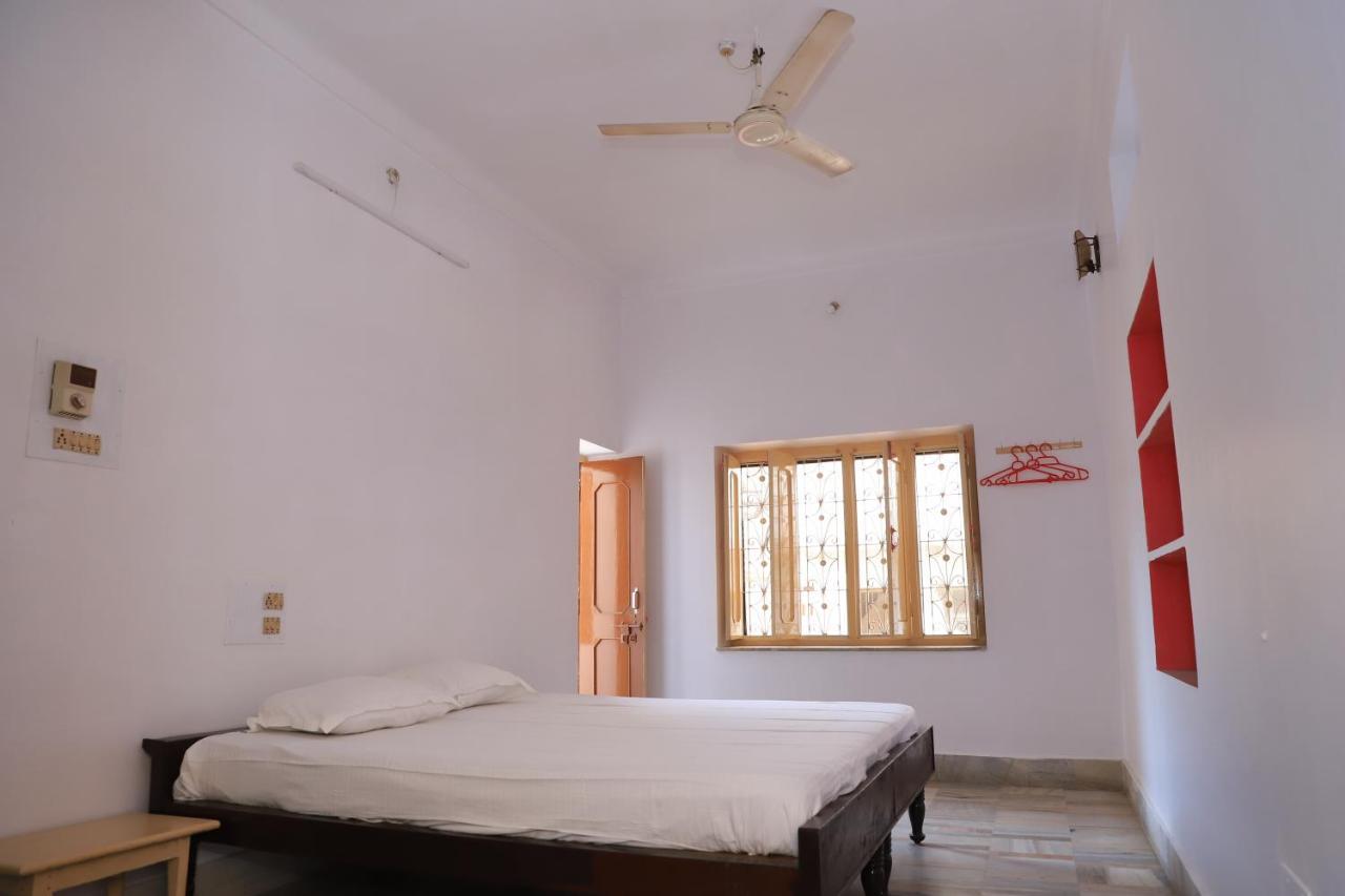 The Brahma Space Pushkar Bilik gambar