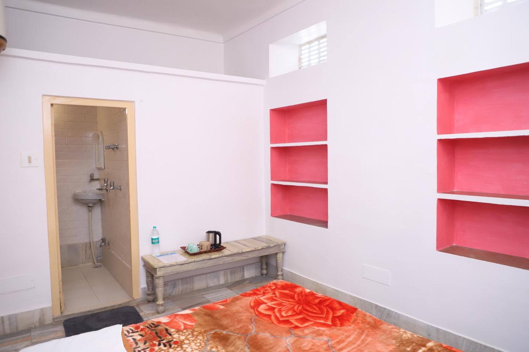 The Brahma Space Pushkar Bilik gambar