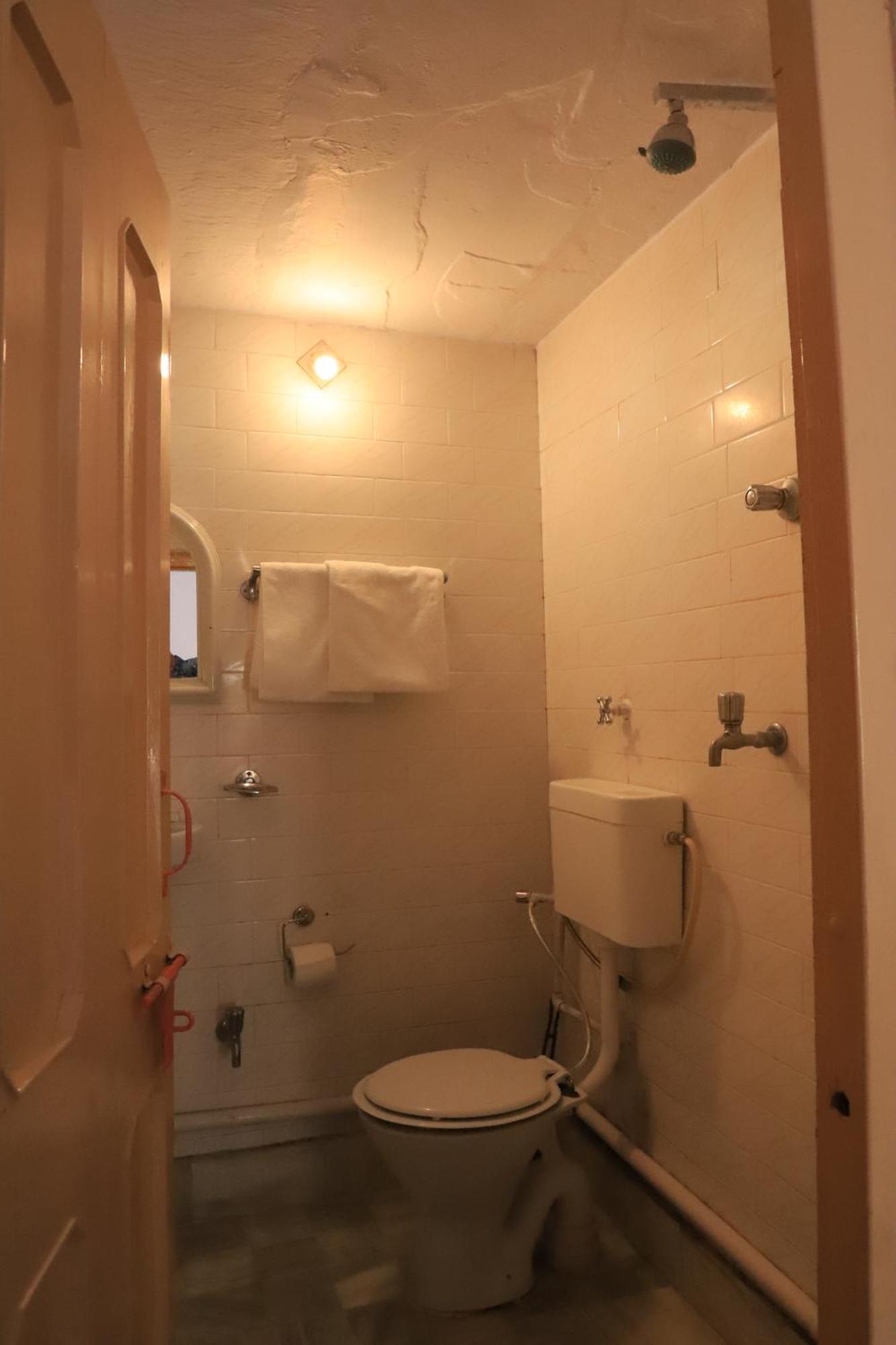 The Brahma Space Pushkar Bilik gambar