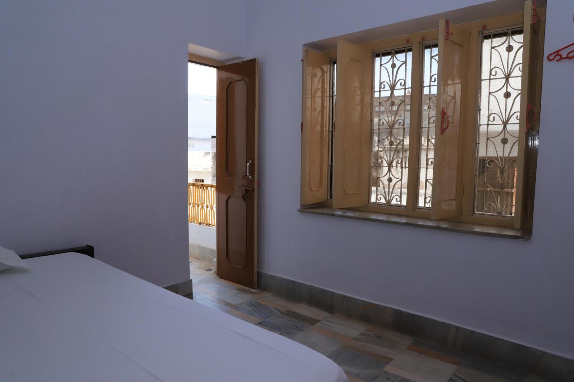 The Brahma Space Pushkar Bilik gambar